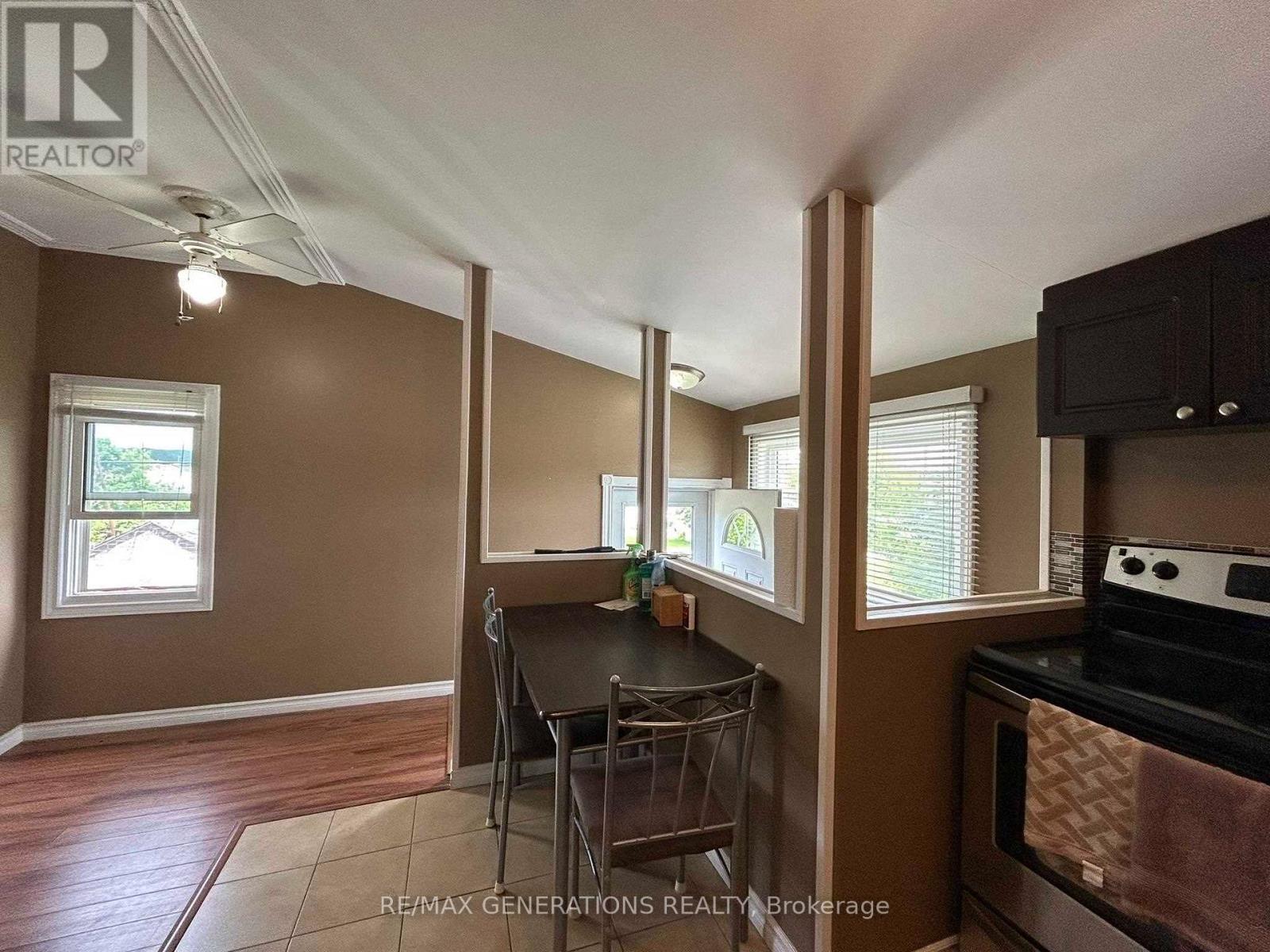 208 MACKENZIE AVENUE - 10