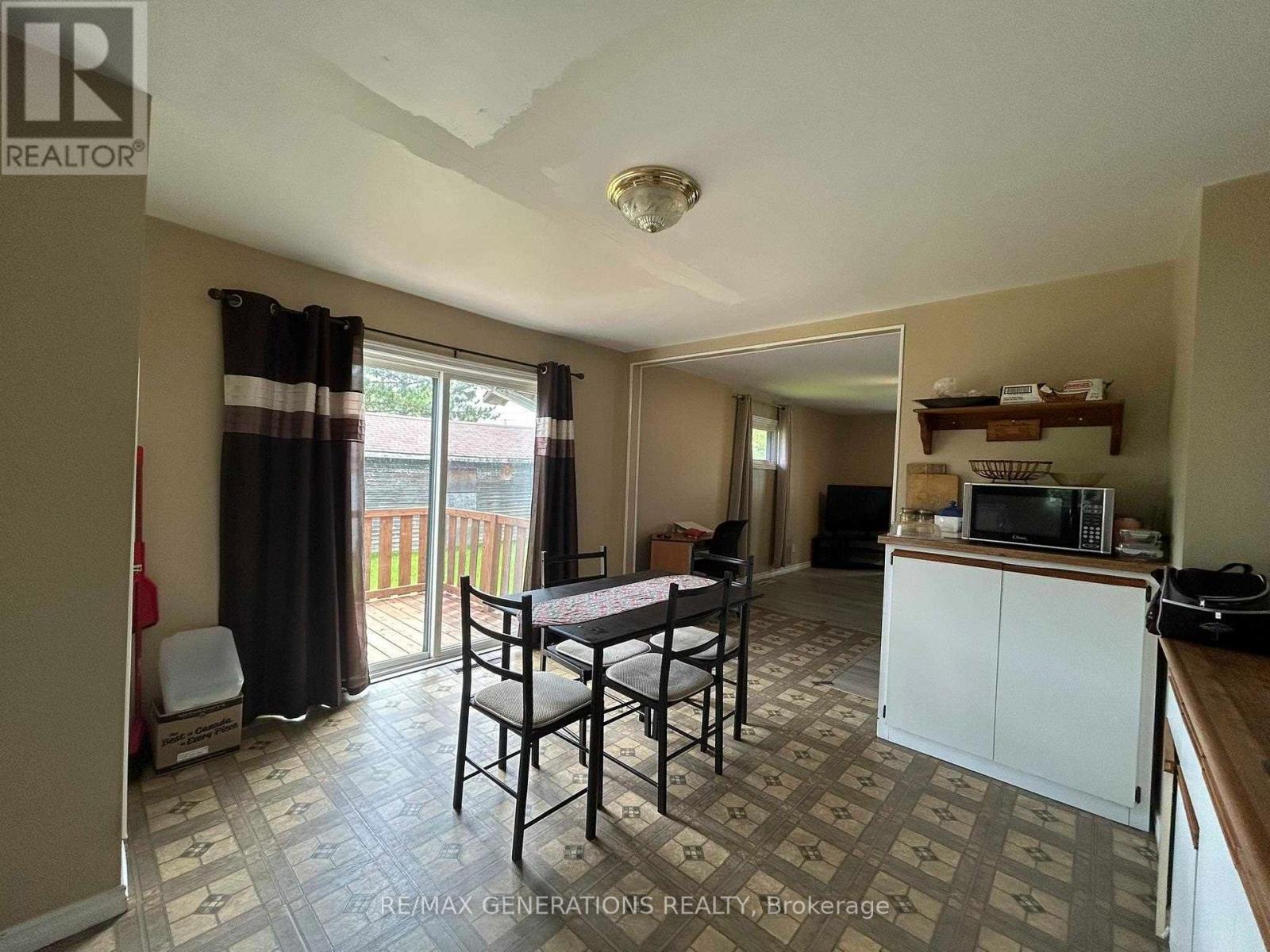 208 MACKENZIE AVENUE - 15