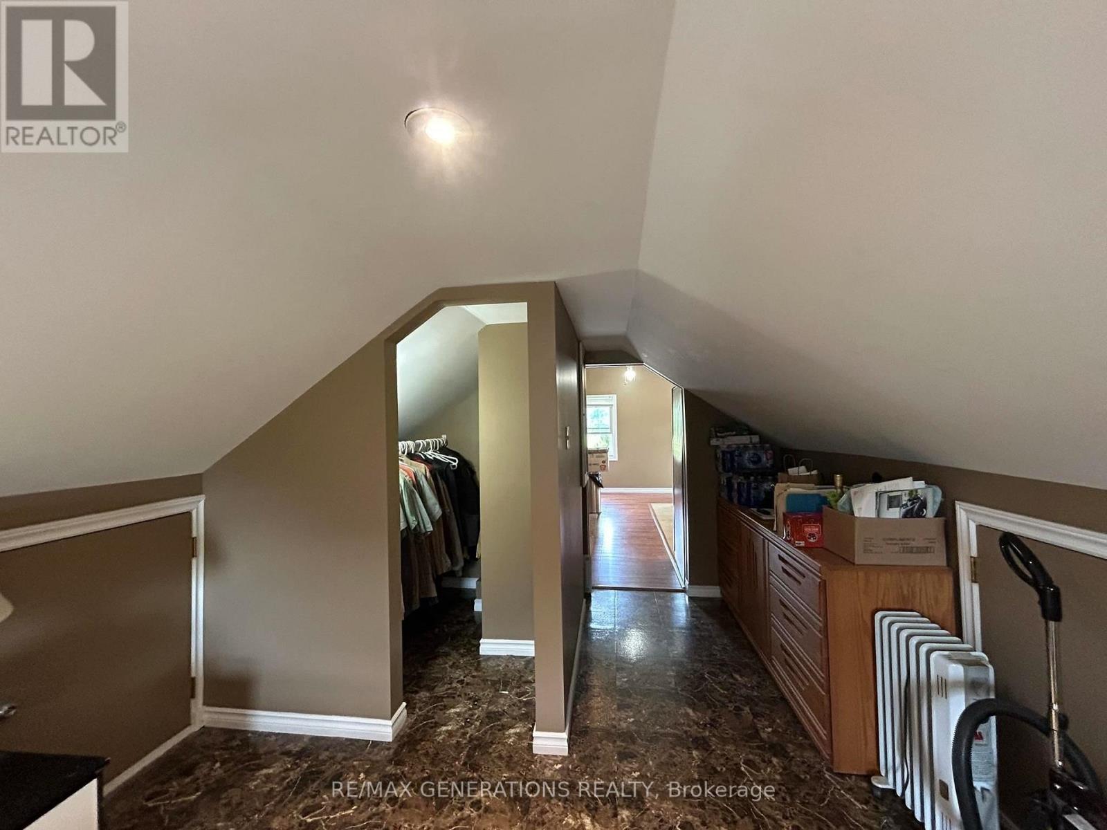 208 MACKENZIE AVENUE - Image 17