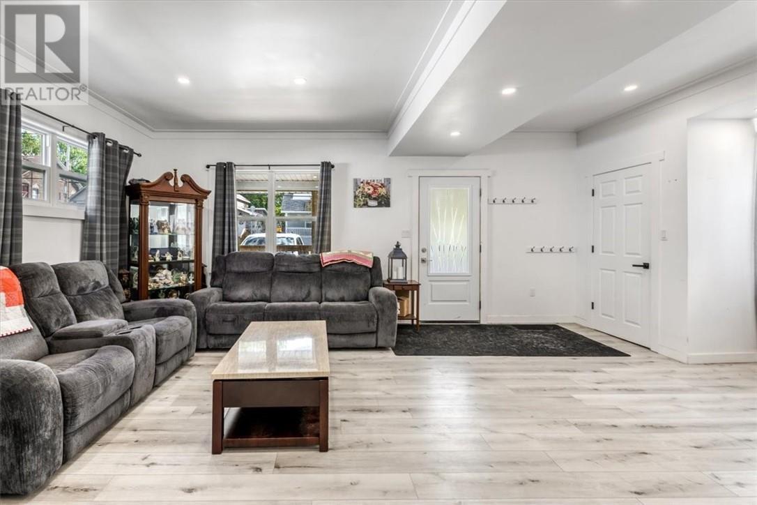 400 Morris Street - Image 9