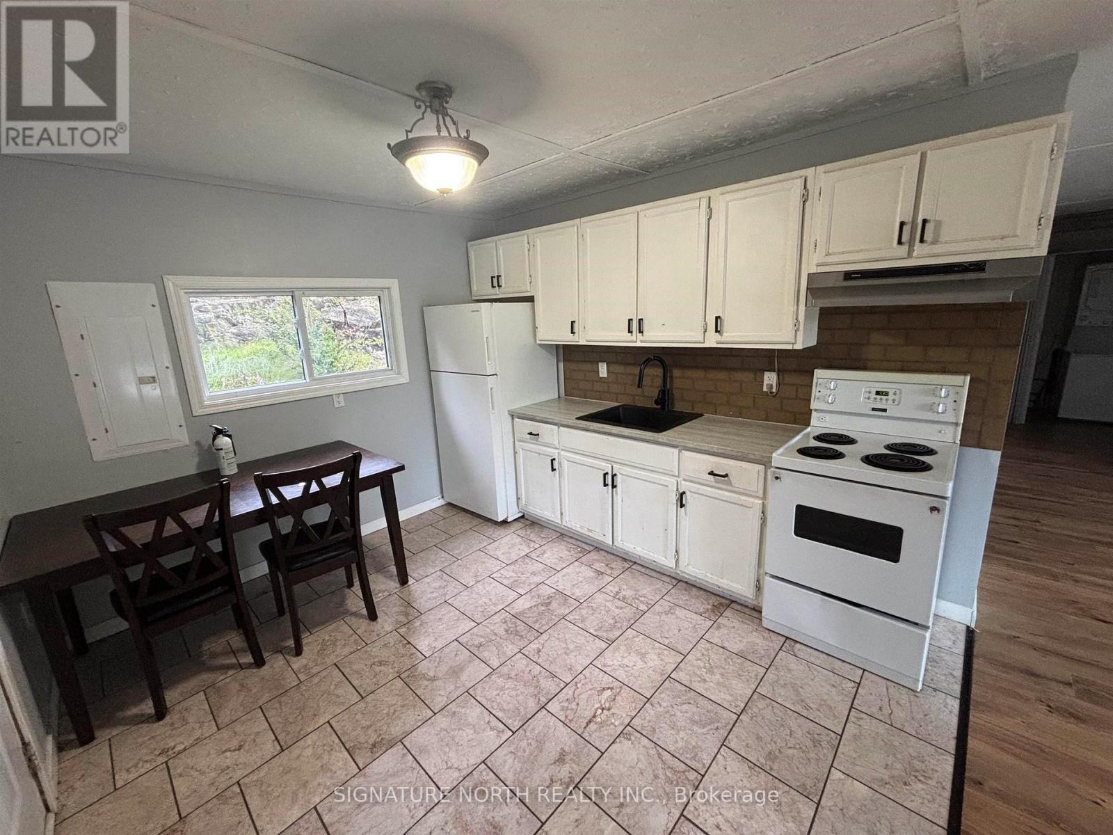 70 MAPLE CRESCENT - Image 13