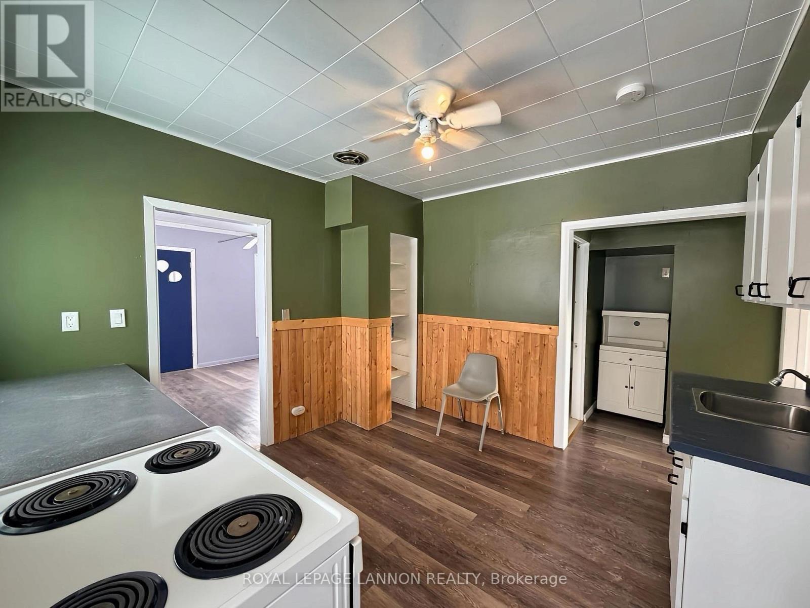 107 BEAMISH AVENUE E - 4