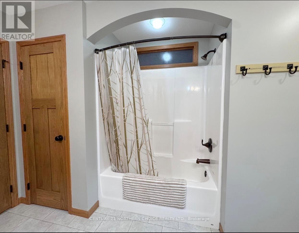 425 EMO ROAD - Image 17