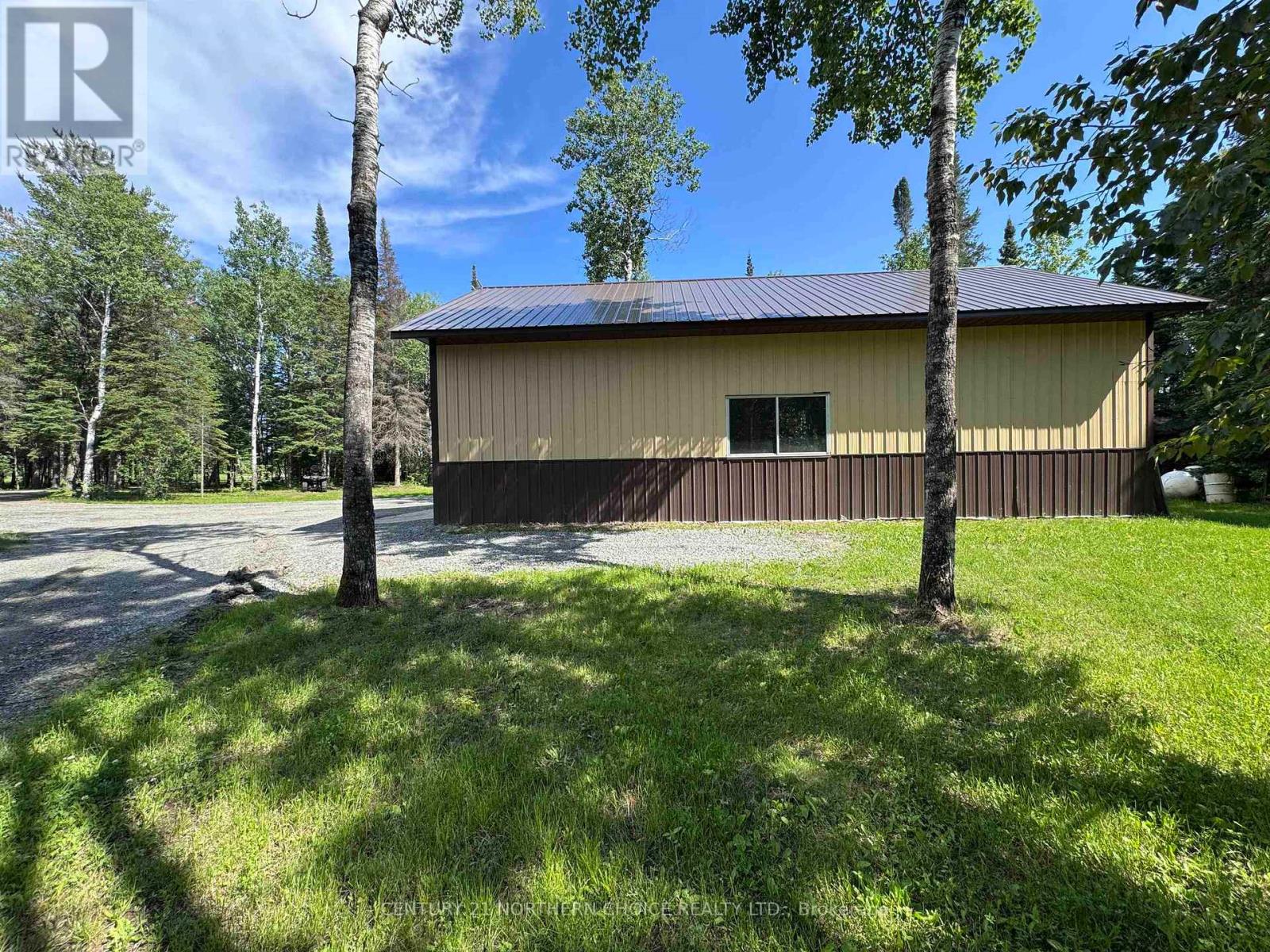 425 EMO ROAD - Image 37