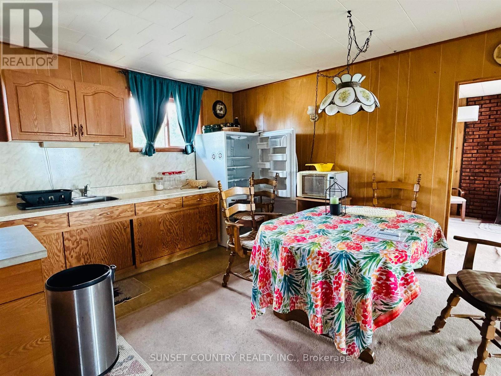 224 LAKESHORE DRIVE - 12