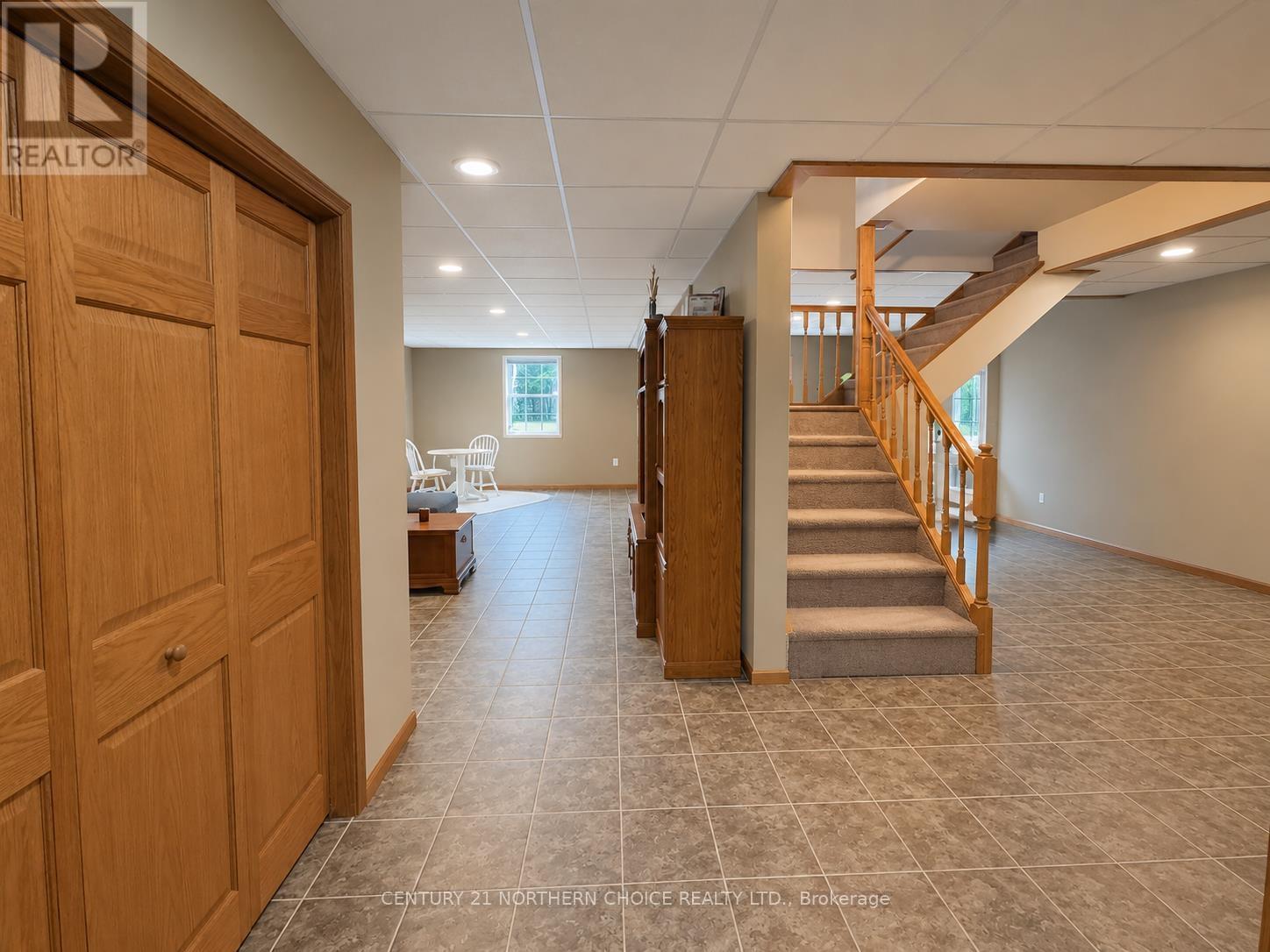 425 EMO ROAD - Image 28