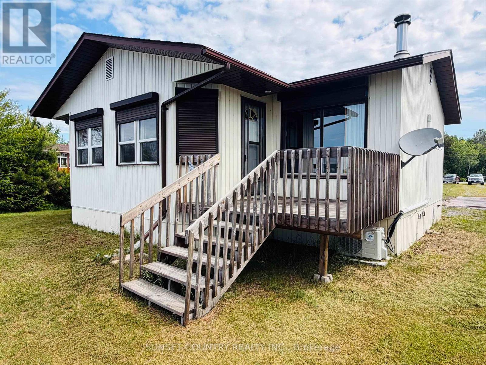 224 LAKESHORE DRIVE - Image 3