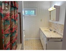 10 Lloyd Irwin Street, Marathon, ON P0T2E0 Photo 9