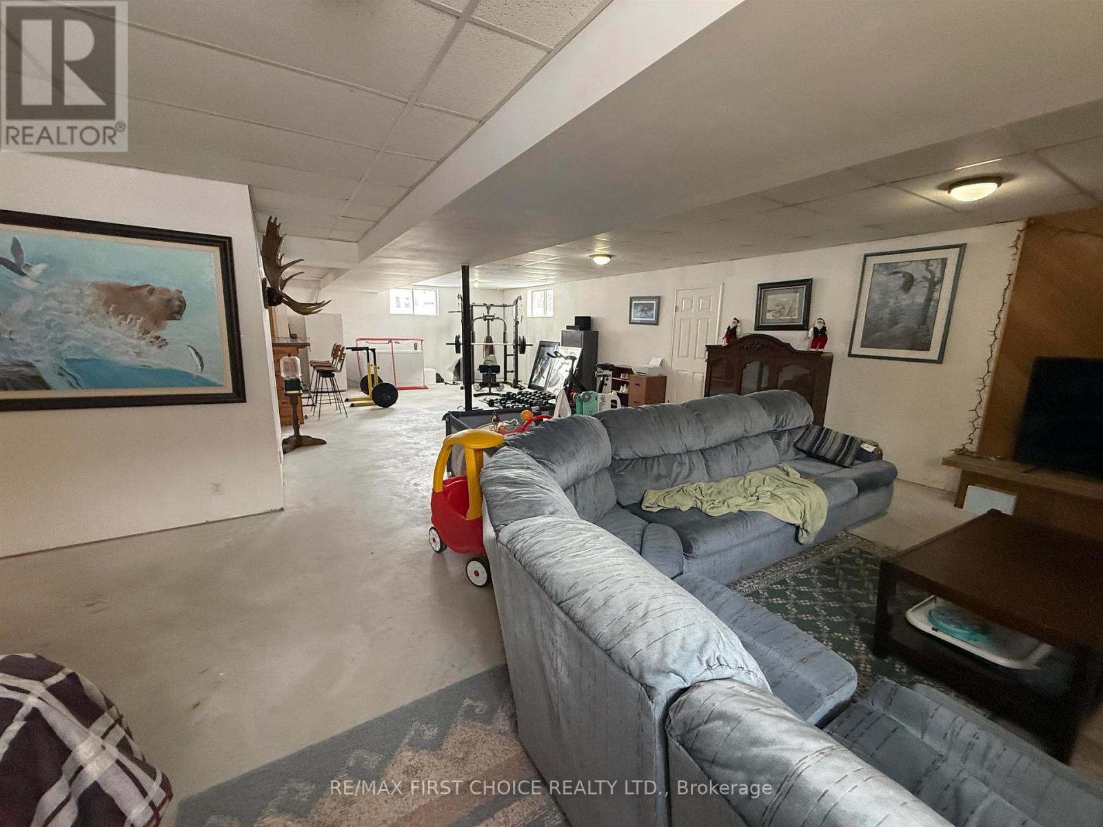 27 DINGWALL PARKWAY - 18