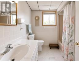 7431 Hwy 621, Lake Of The Woods, ON P0W1J0 Photo 31