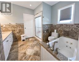 7431 Hwy 621, Lake Of The Woods, ON P0W1J0 Photo 32