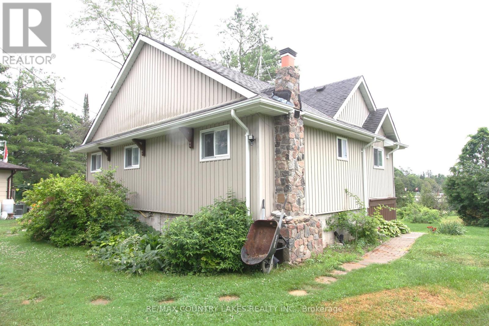 16 HUMMINGBIRD LANE - Image 4