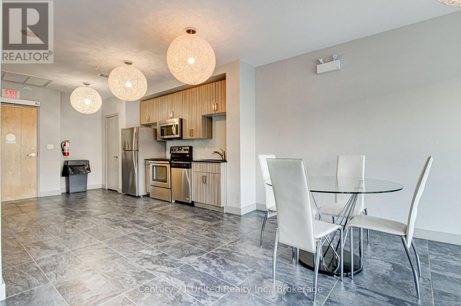 #1702 1 VICTORIA STREET S - Image 34