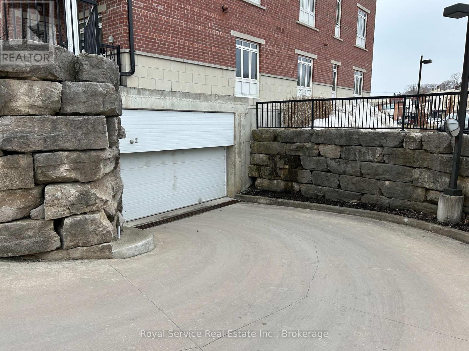 #309 50 MILL STREET N - Image 18