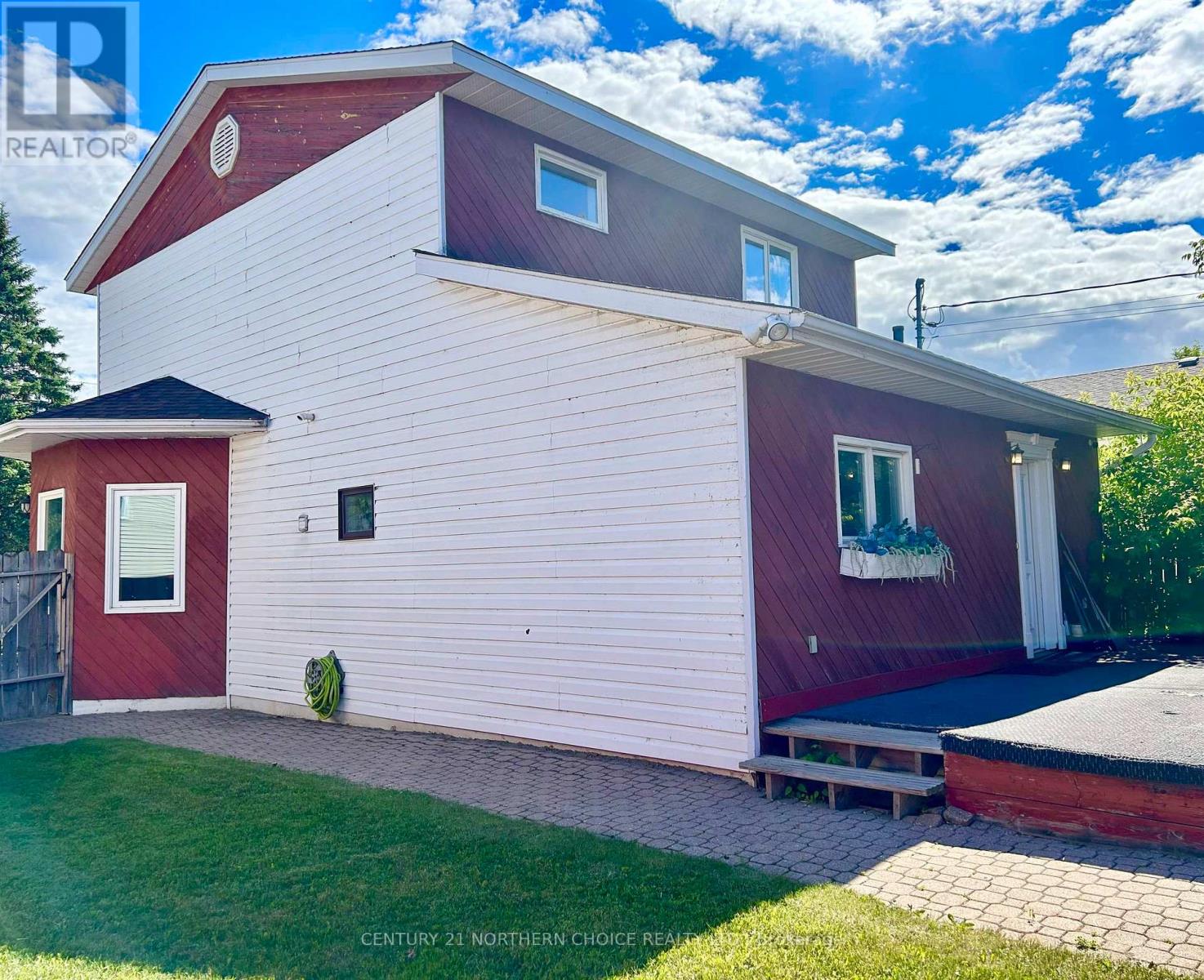 626 SECOND STREET WEST - Image 21
