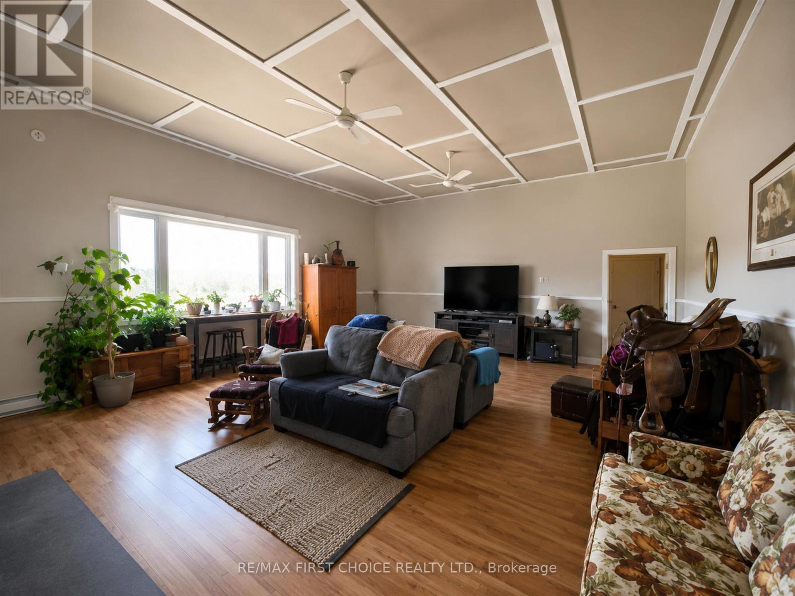 G1649 FLANDERS ROAD N - Image 9
