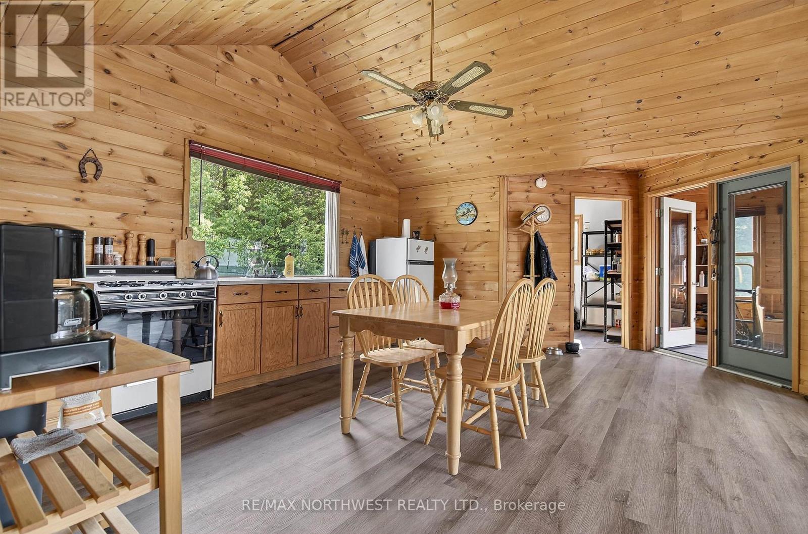2747 MOORE BAY - 4