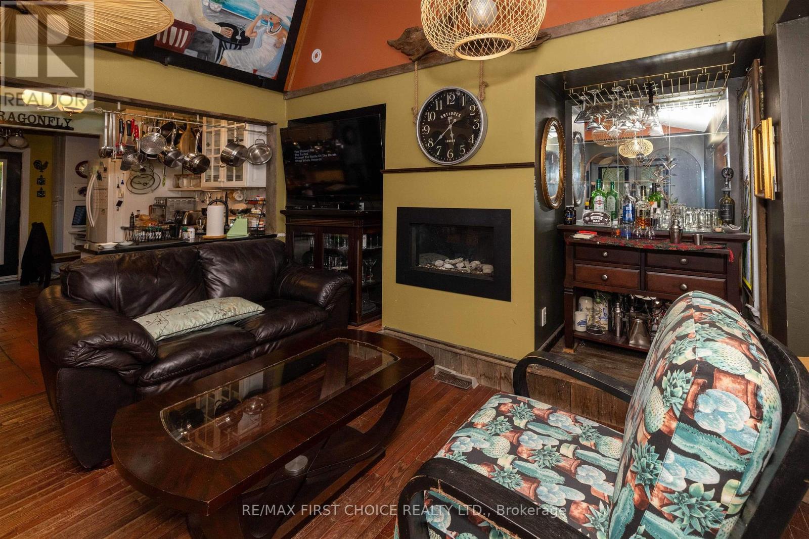 1185 SUNRISE BEACH ROAD - Image 7