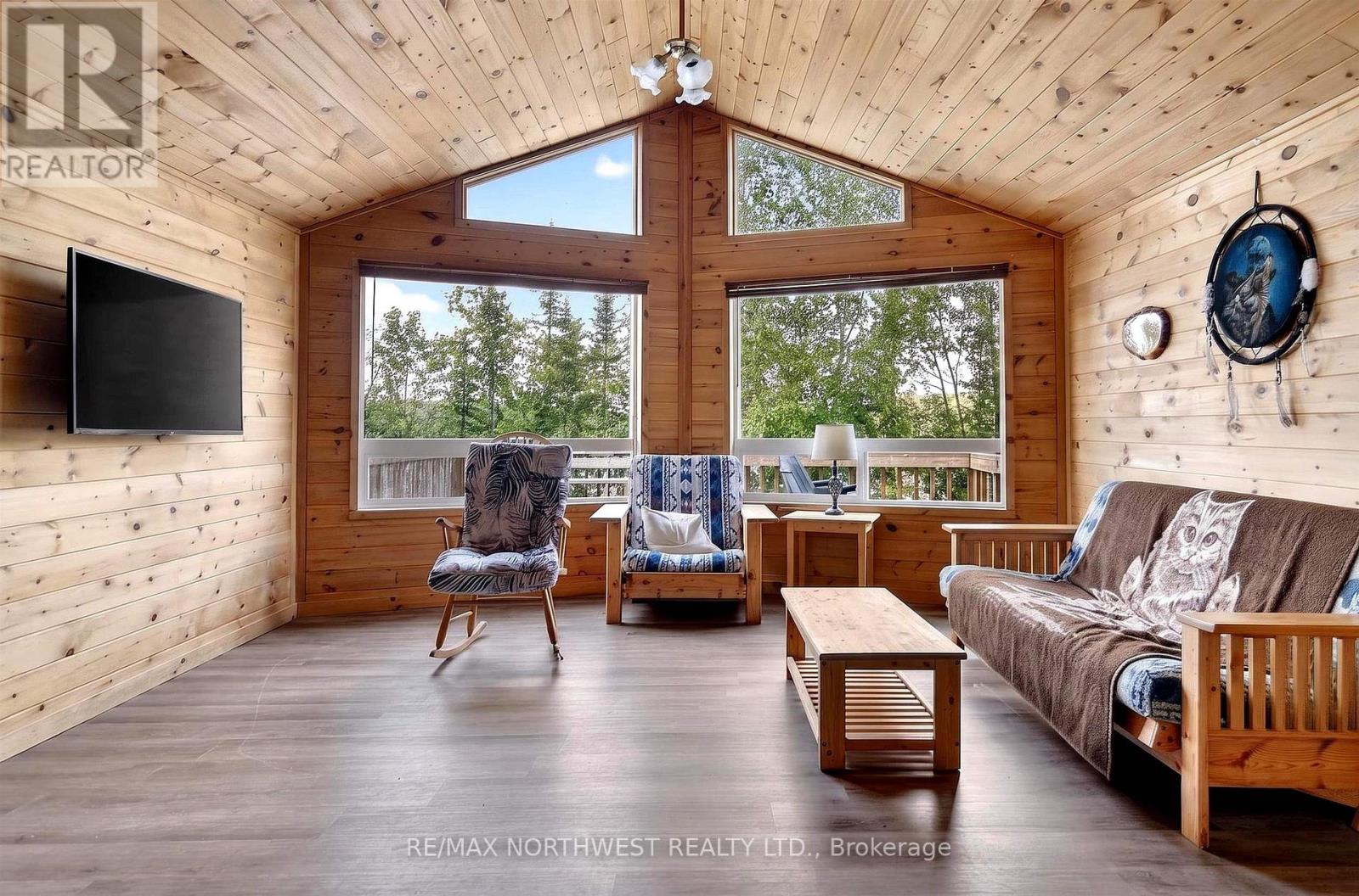 2747 MOORE BAY - 9
