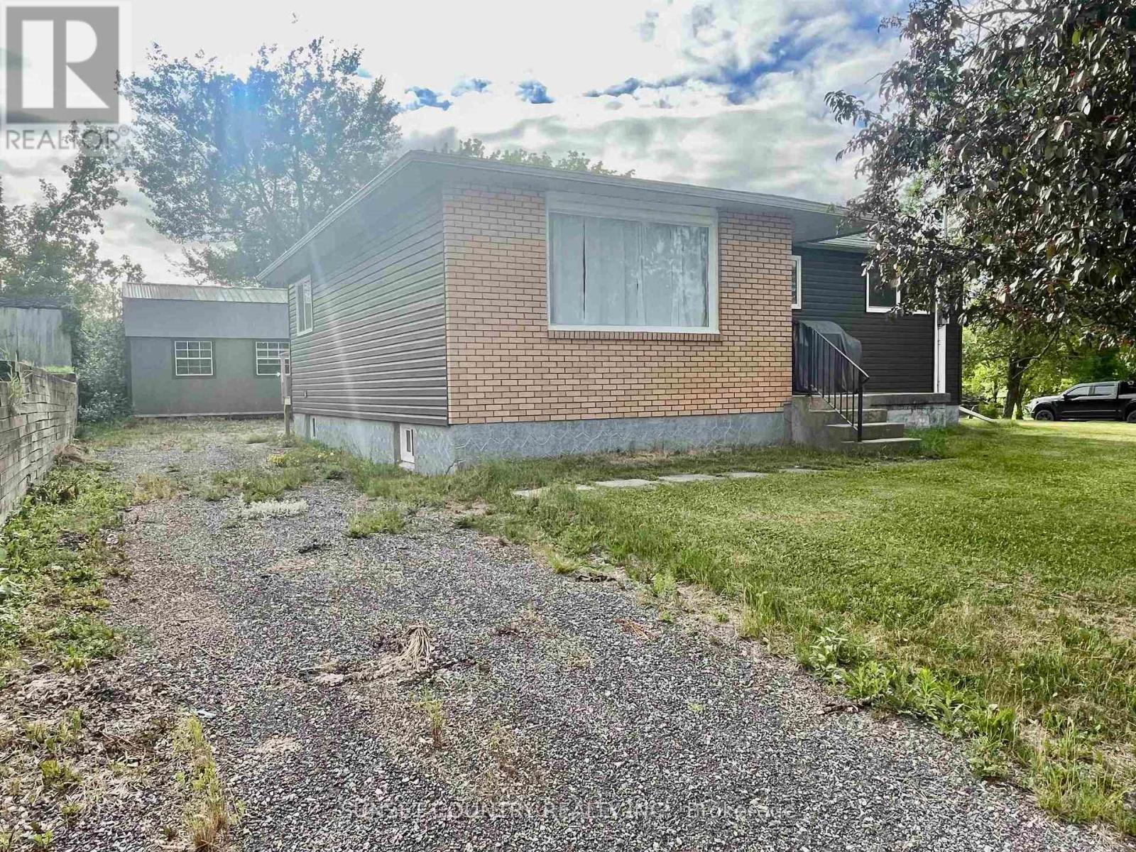 246 FLORENCE STREET - 14