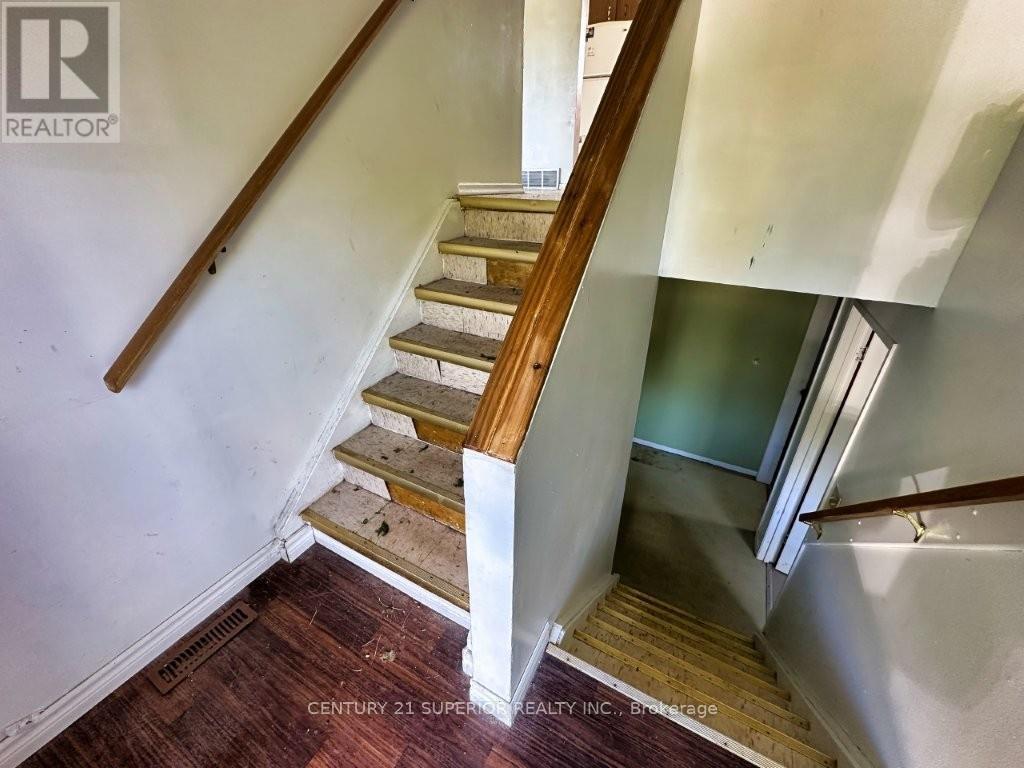 29 PARKWAY PLACE - 4
