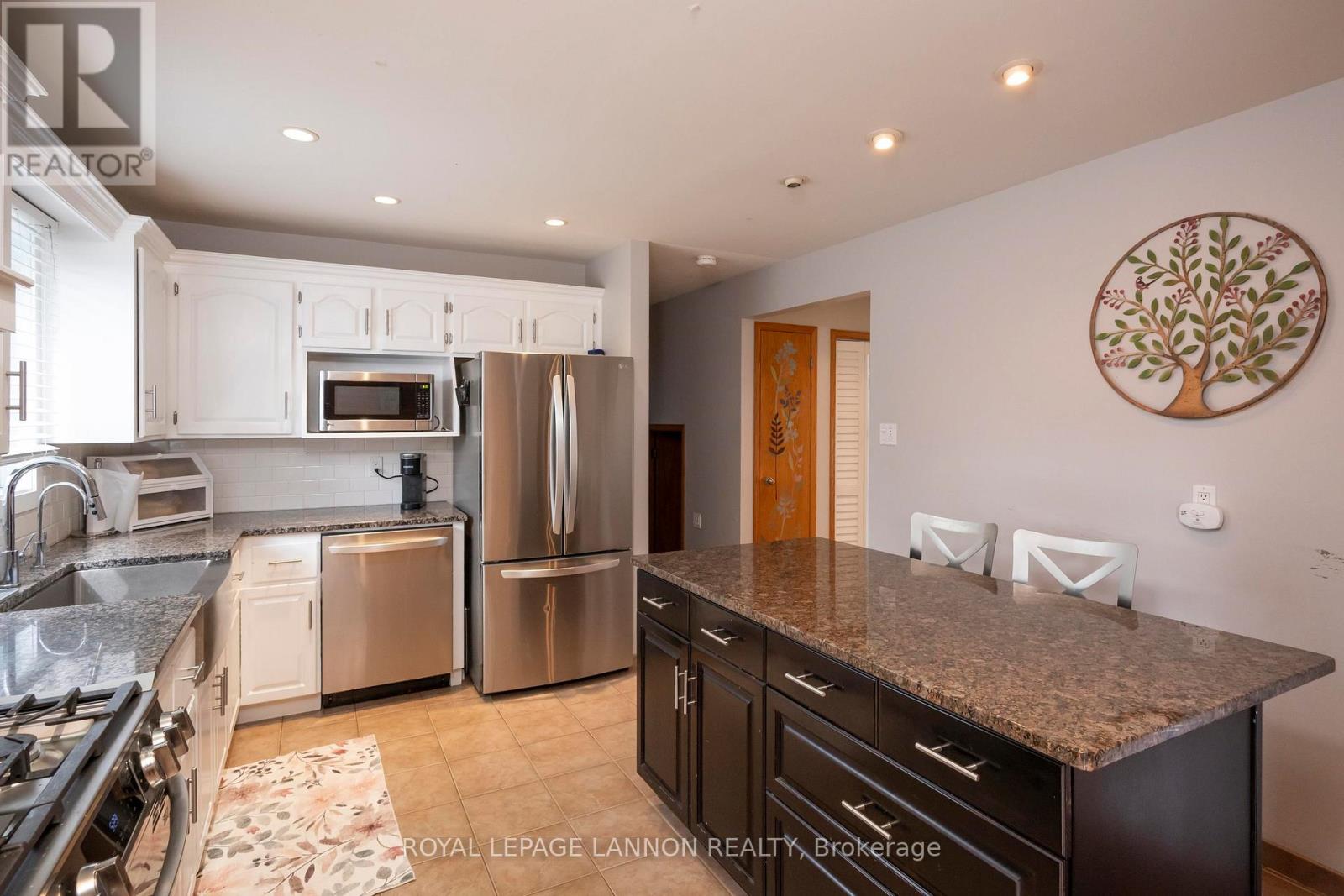 192 RIVIERA DRIVE - Image 11