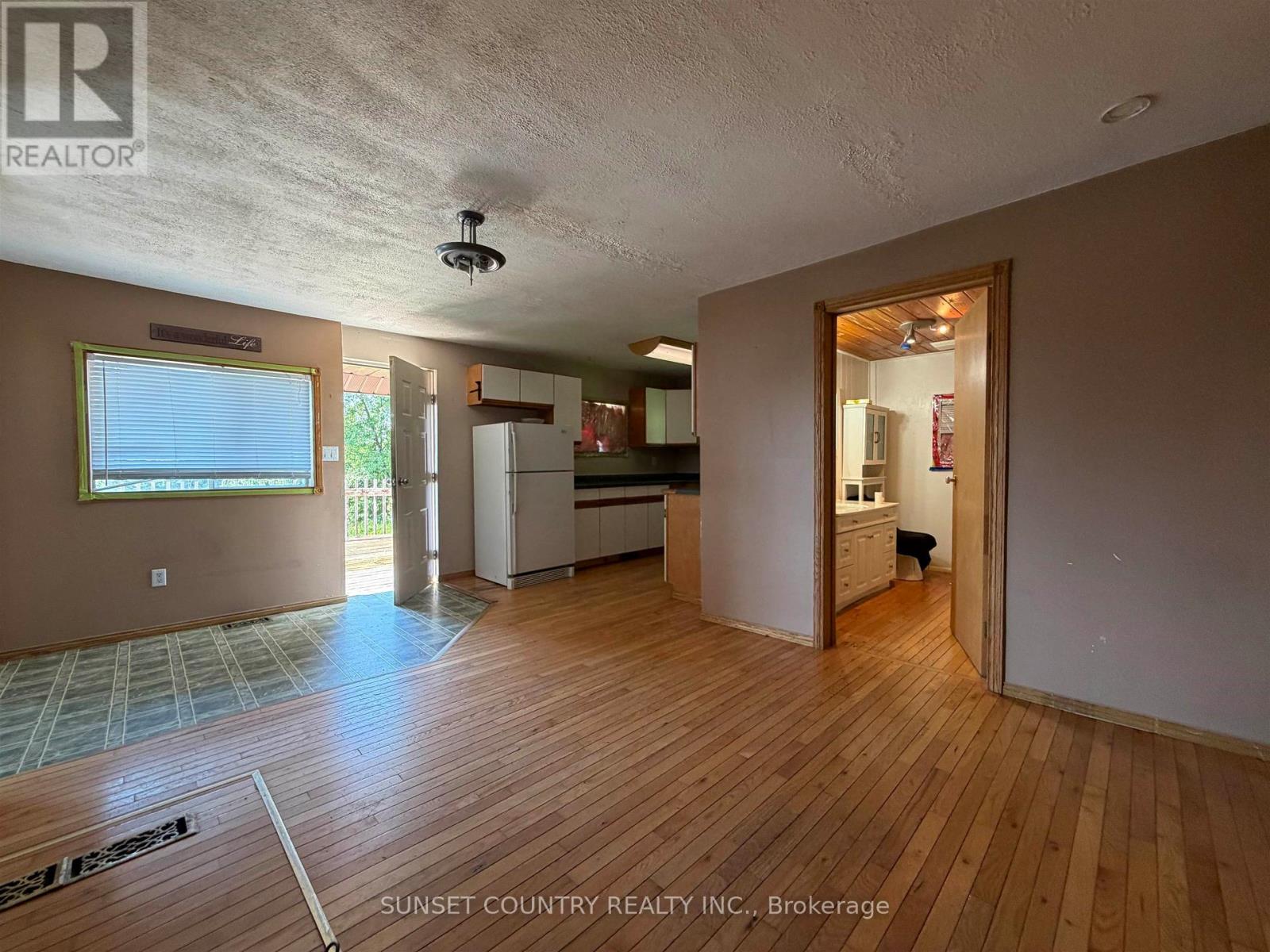 36 SHERBROOKE STREET - Image 8