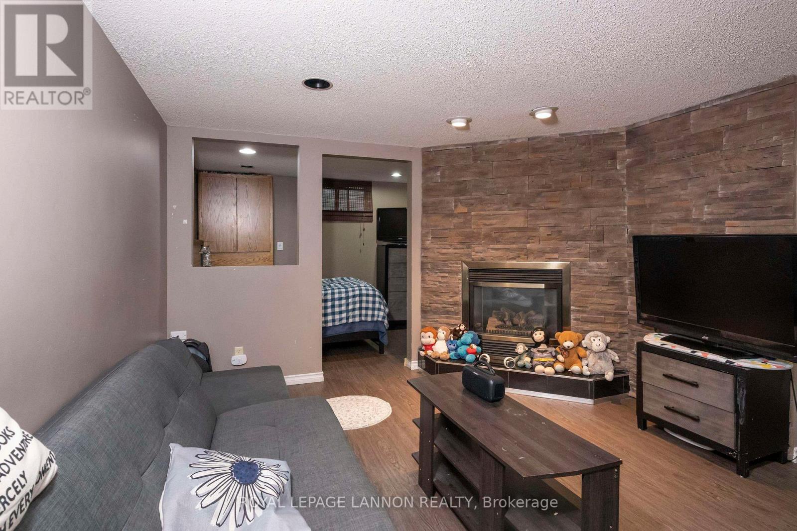 192 RIVIERA DRIVE - 25