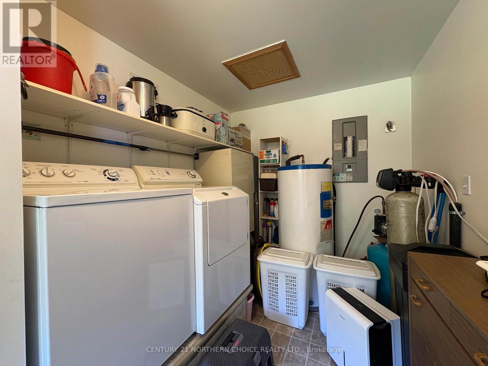993 FISHER ROAD - Image 30