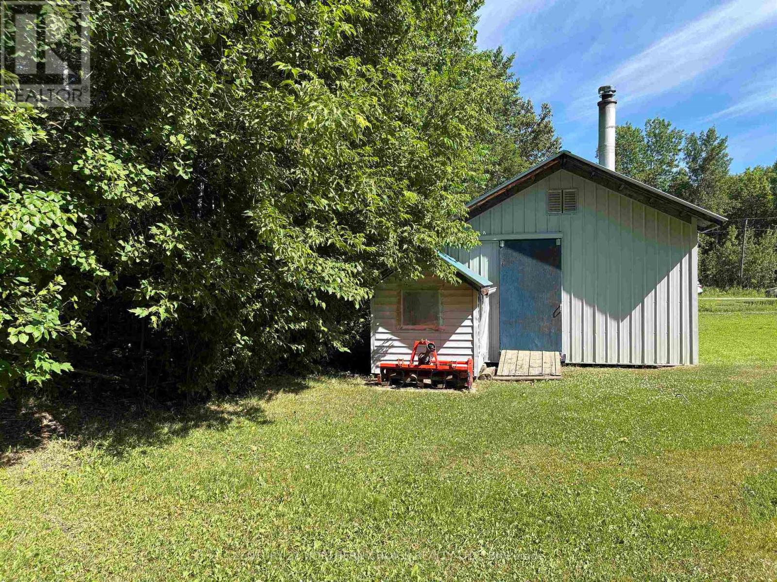 993 FISHER ROAD - 42