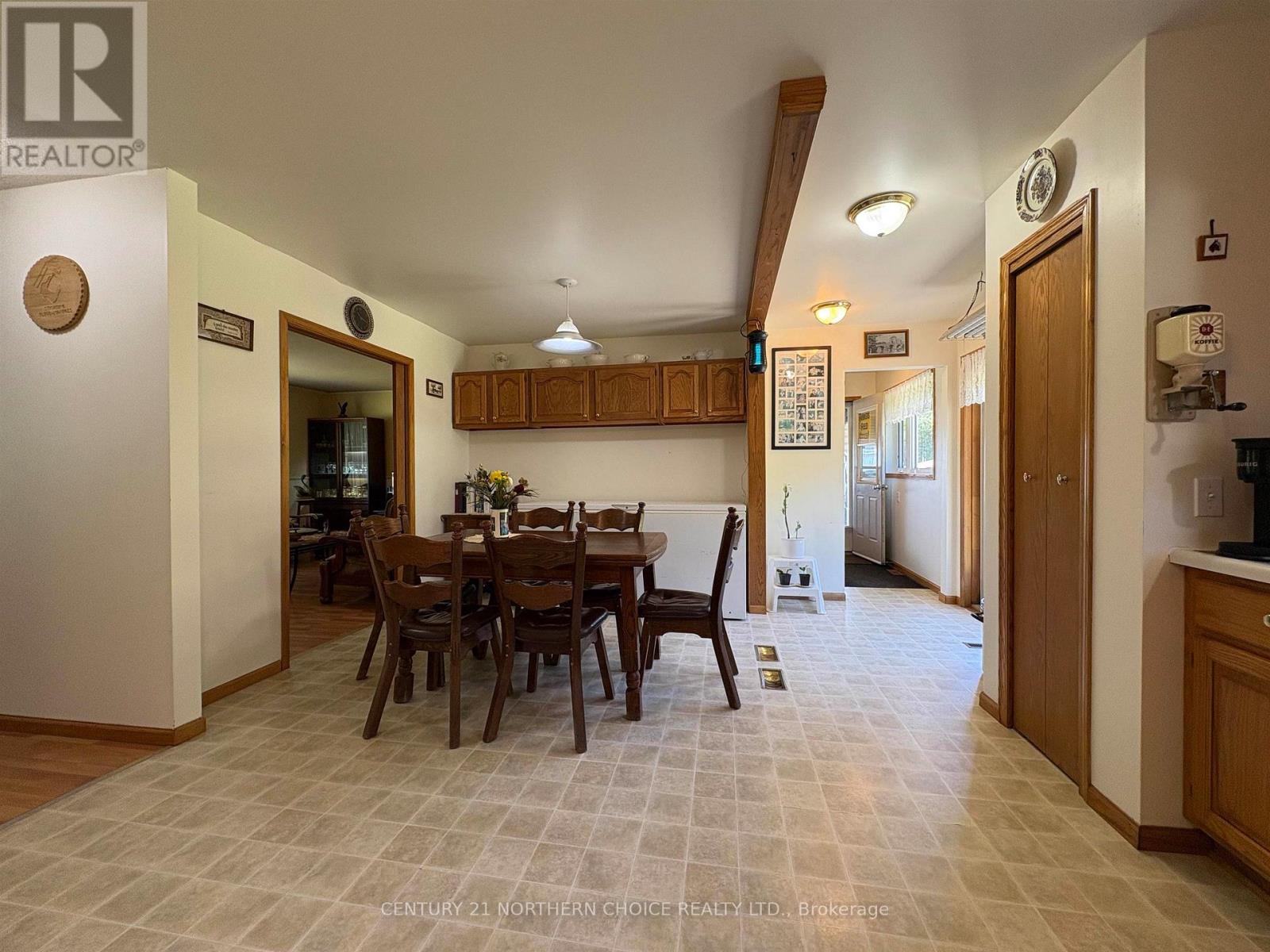 993 FISHER ROAD - 11