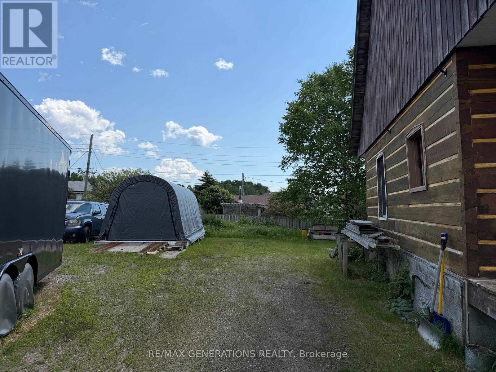 7 EAST GROVE CRESCENT - 28