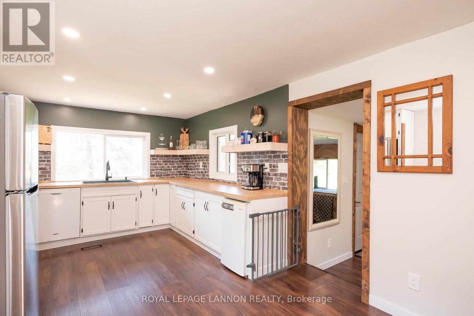 20 UNION SCHOOL ROAD S - 8