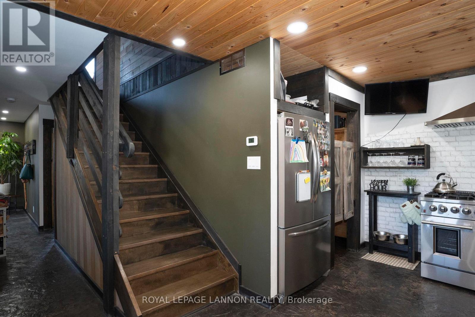1035 PETERSON ROAD - Image 32