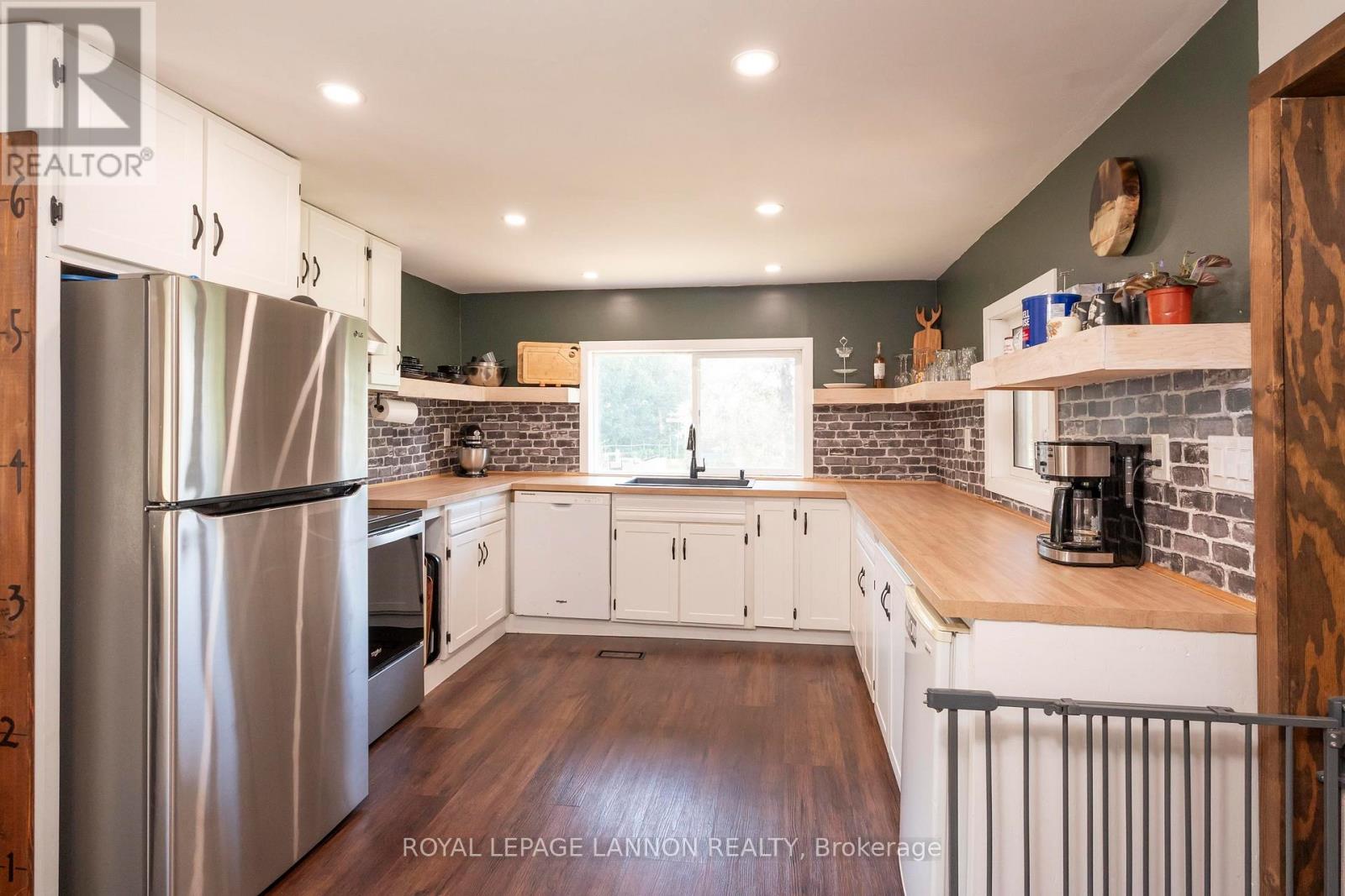 20 UNION SCHOOL ROAD S - Image 9