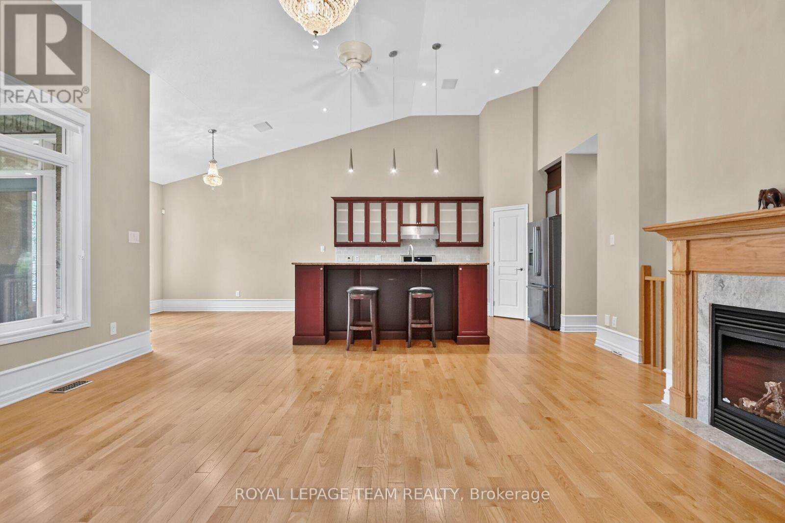 201 TRAILGATE STREET - 11
