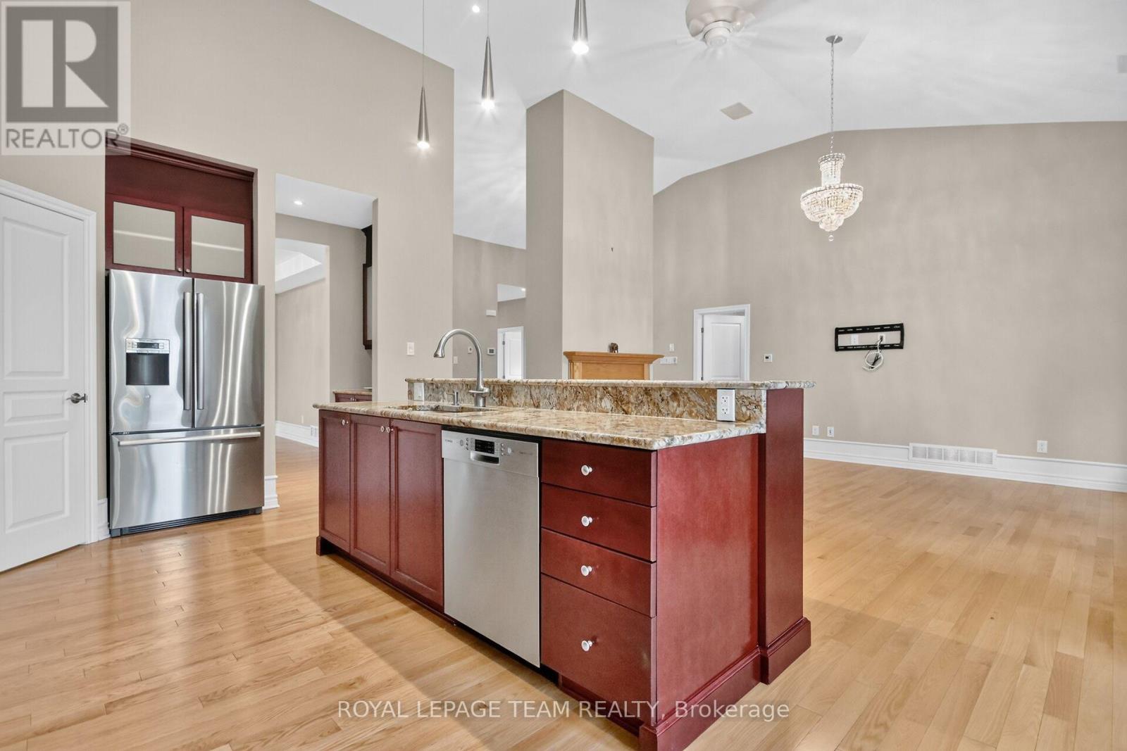 201 TRAILGATE STREET - 14