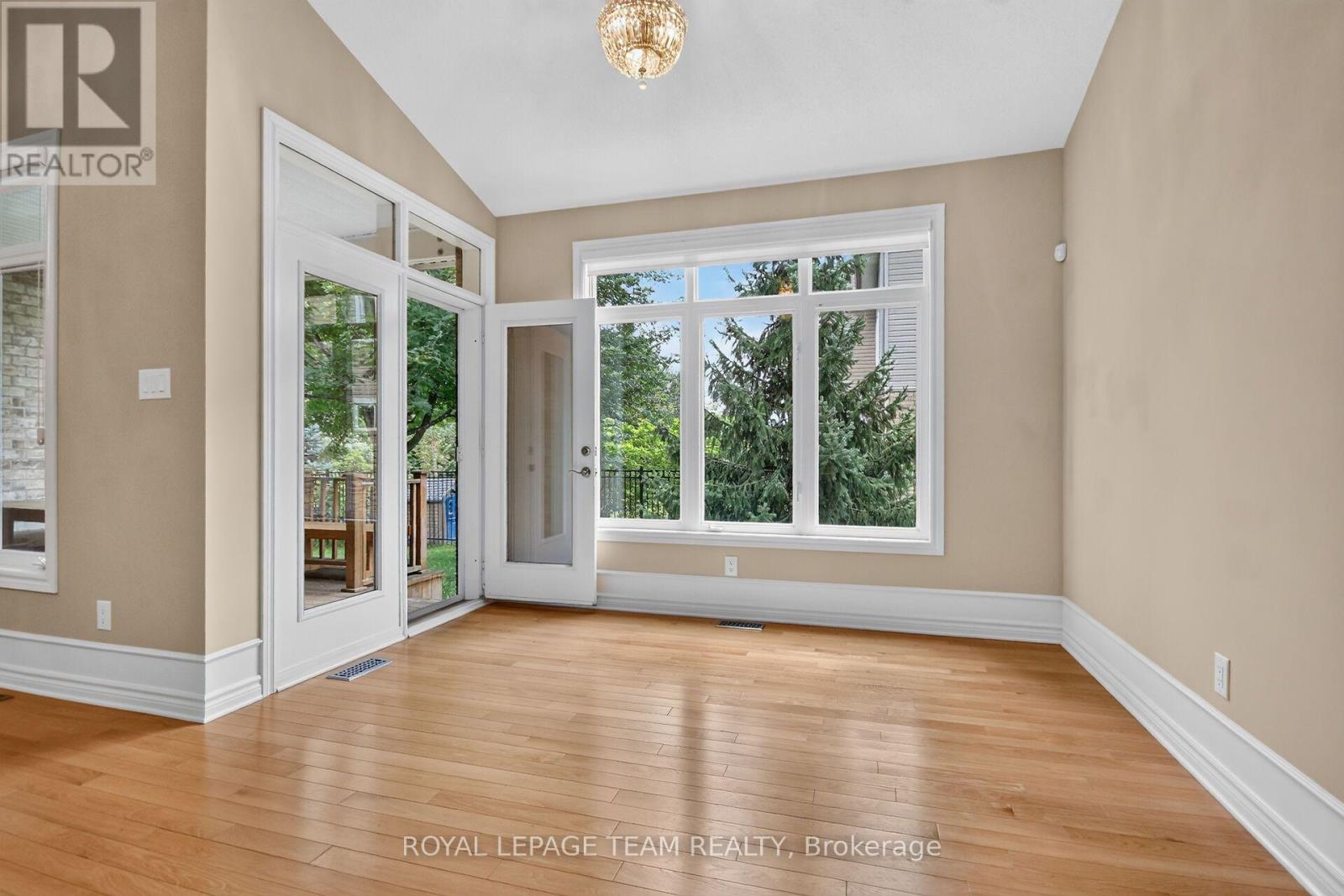 201 TRAILGATE STREET - 16