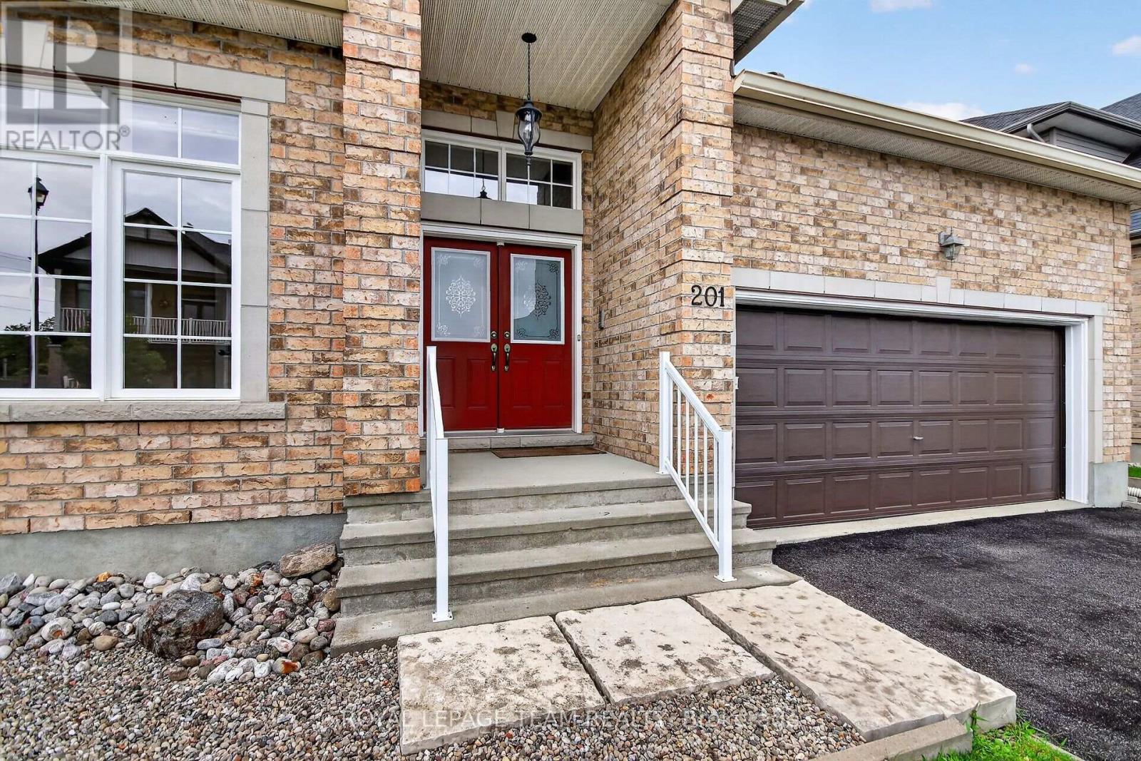 201 TRAILGATE STREET - 2