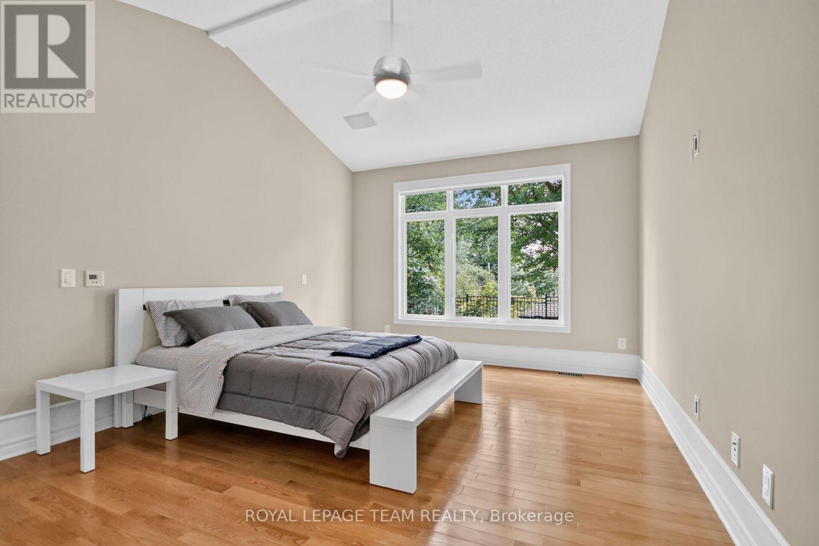 201 TRAILGATE STREET - 21