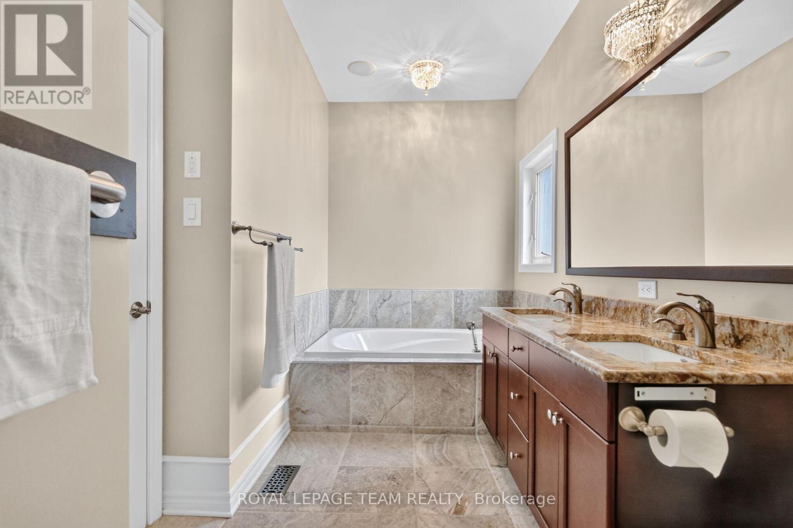 201 TRAILGATE STREET - 24