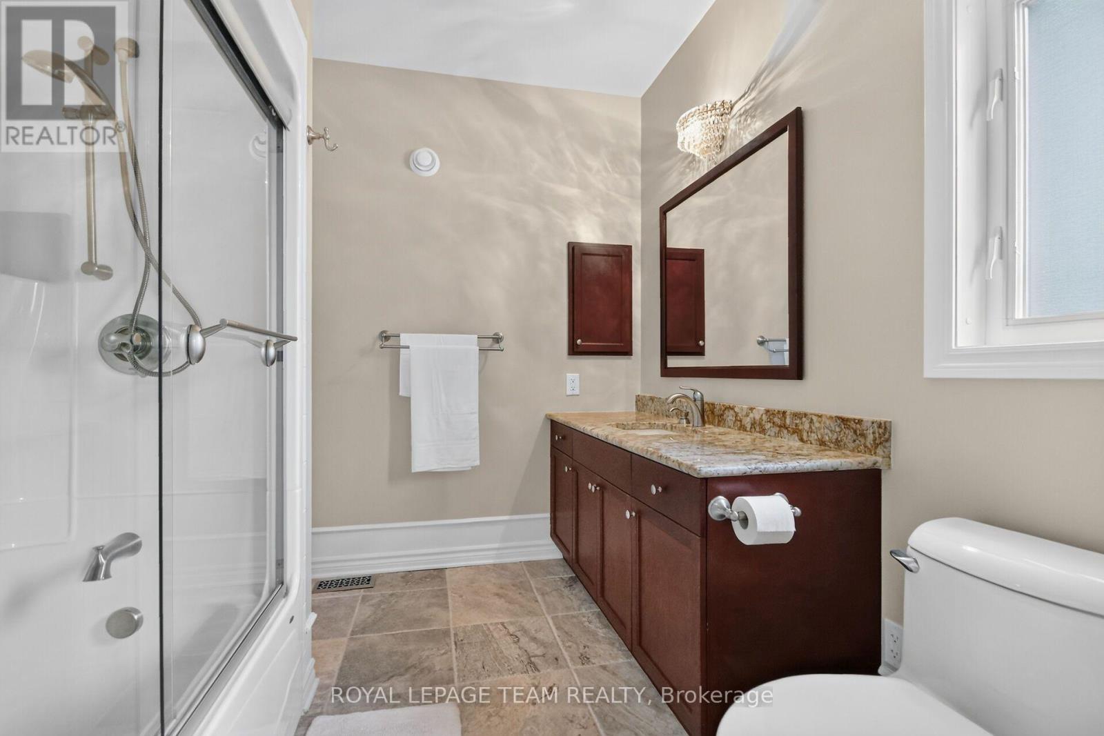201 TRAILGATE STREET - 27