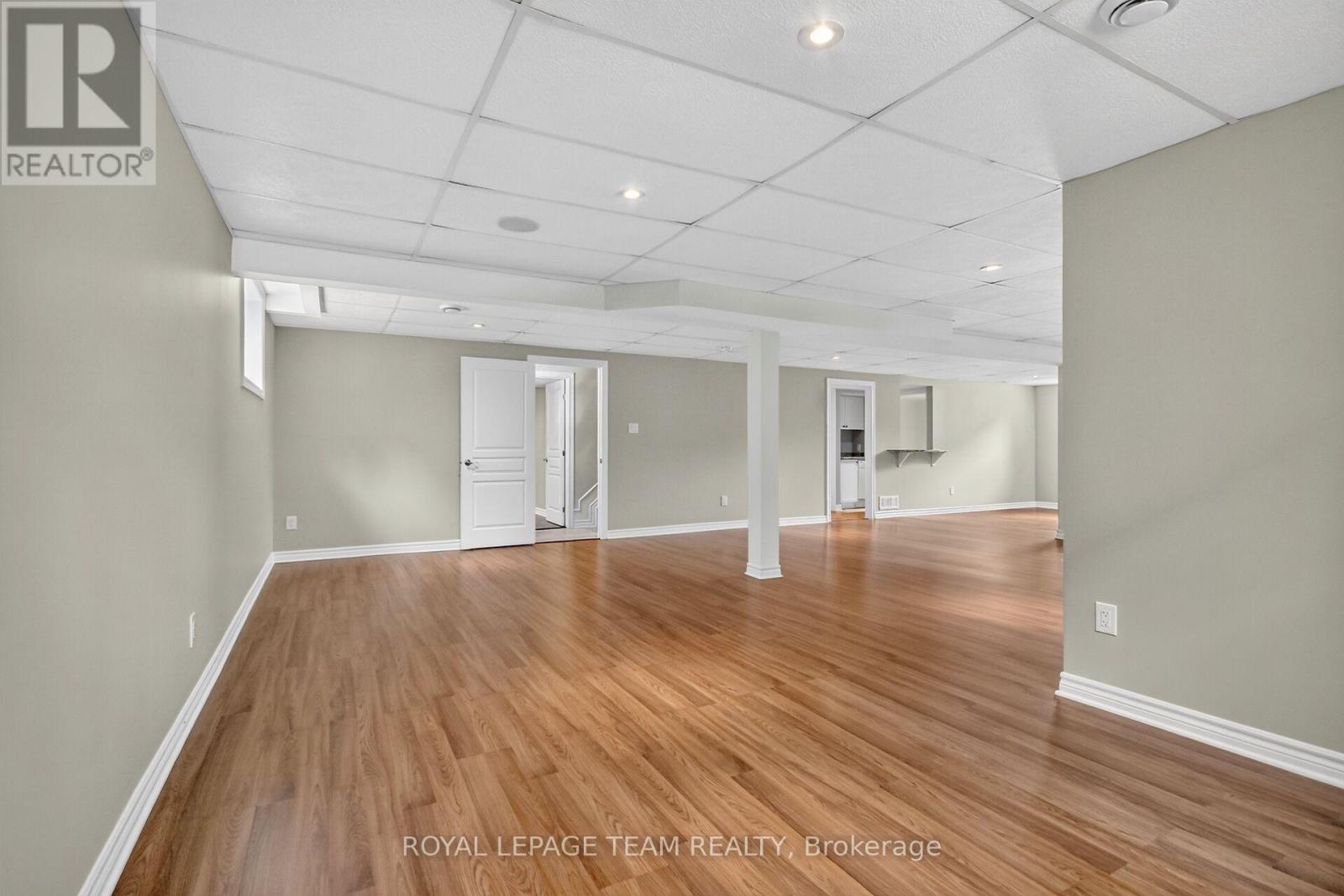 201 TRAILGATE STREET - 32