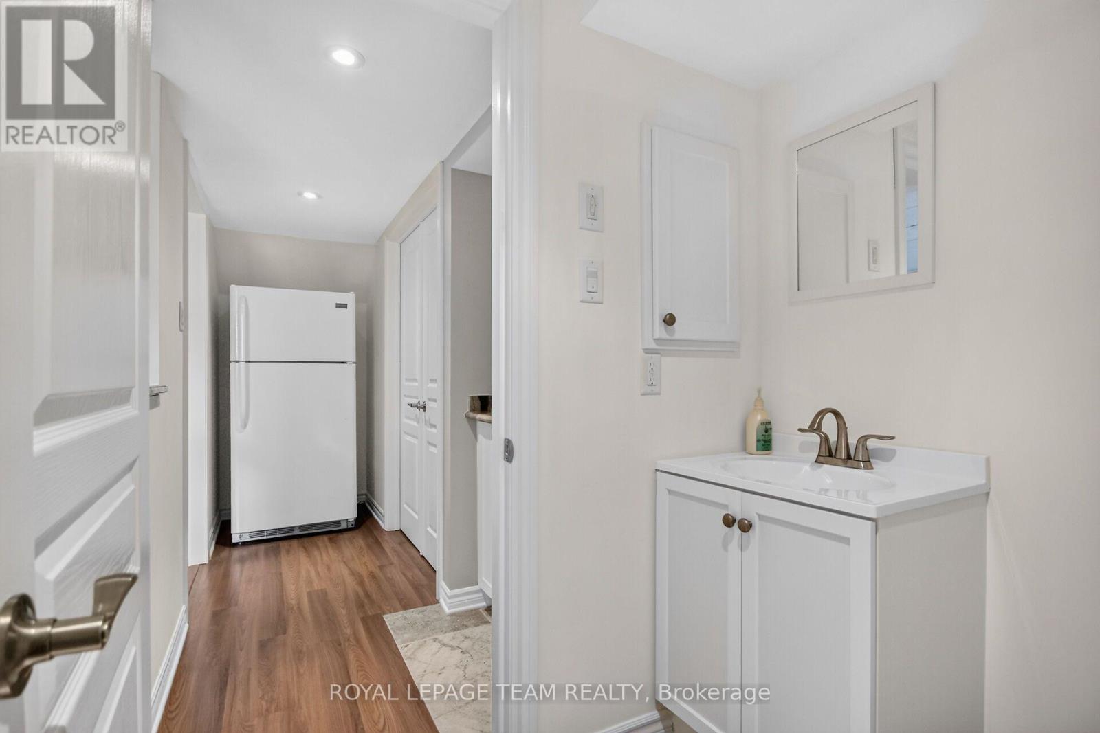 201 TRAILGATE STREET - 35