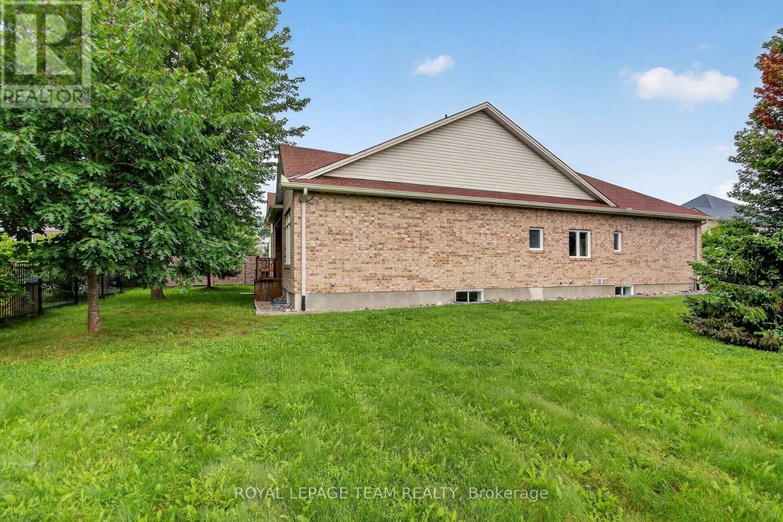 201 TRAILGATE STREET - 39