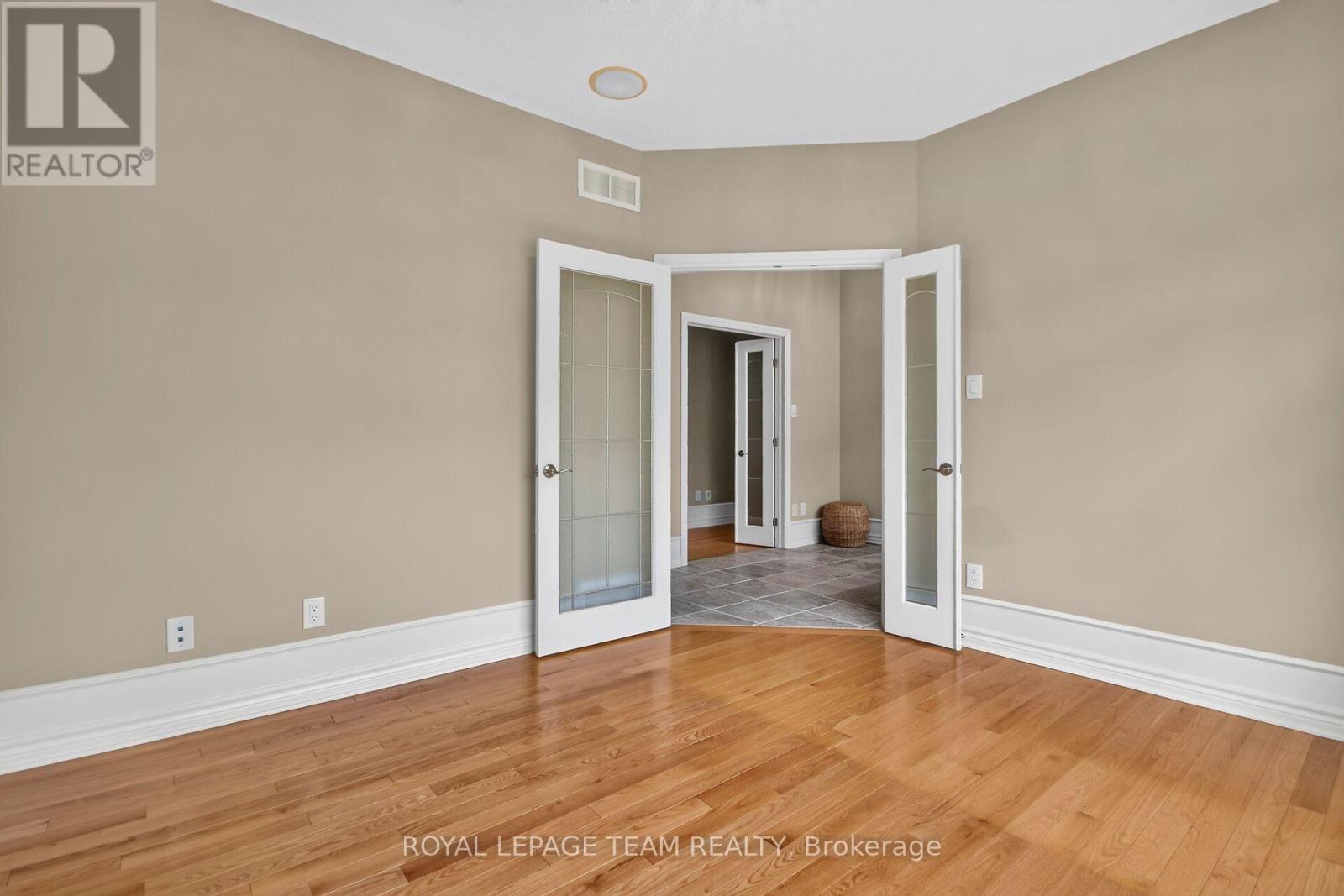 201 TRAILGATE STREET - 5