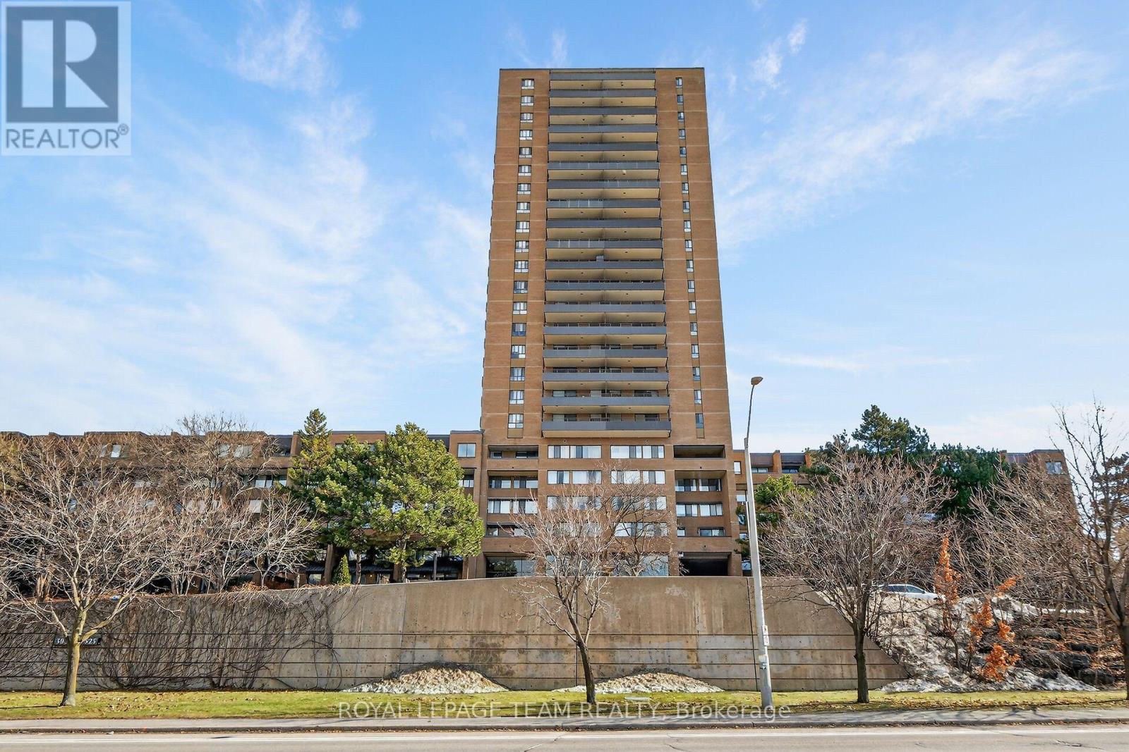 515 St. Laurent Blvd, Unit 1809 ~ 2 Bedroom condo.