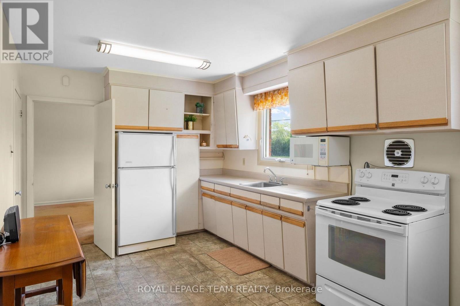 528 BROWNING AVENUE - Image 17