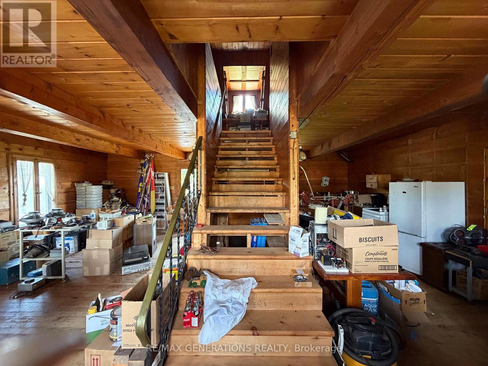 7 EAST GROVE CRESCENT - 2