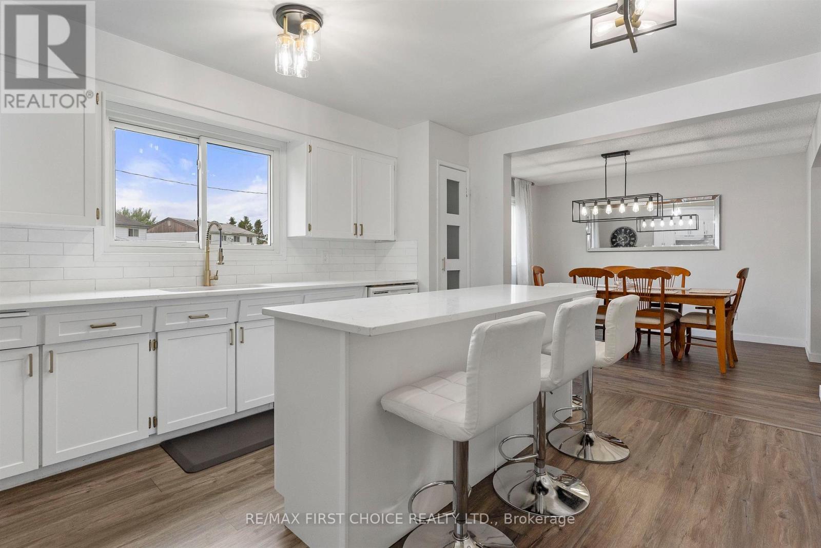 386 LAMBTON PLACE - 10